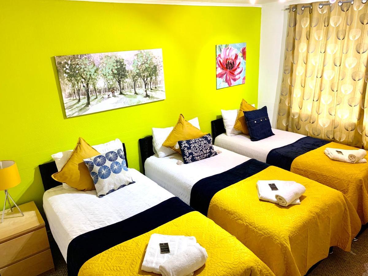 Excel 2 Bedrooms, Reception, Spacious * Londra