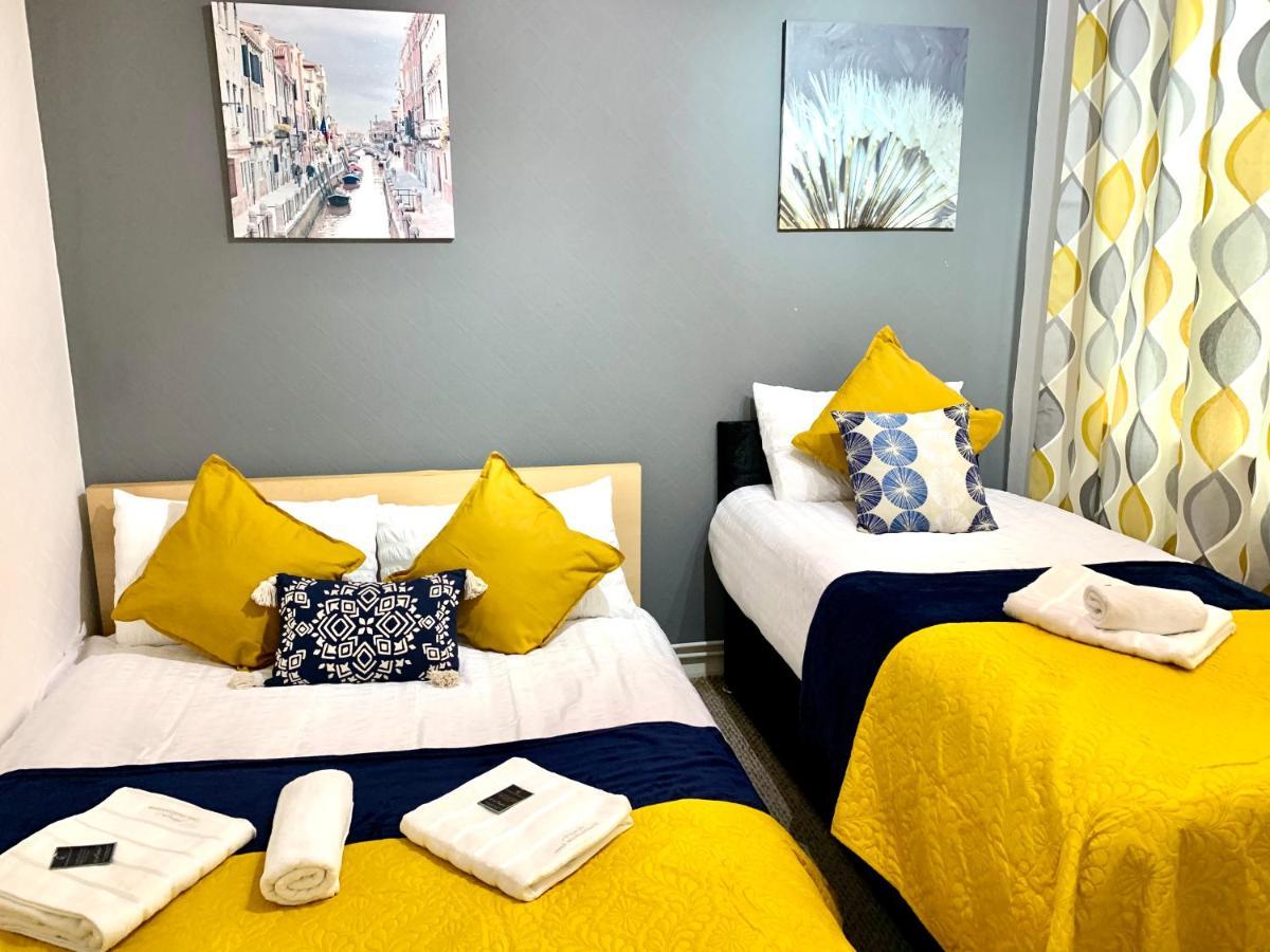 Excel 2 Bedrooms, Reception, Spacious * Londra