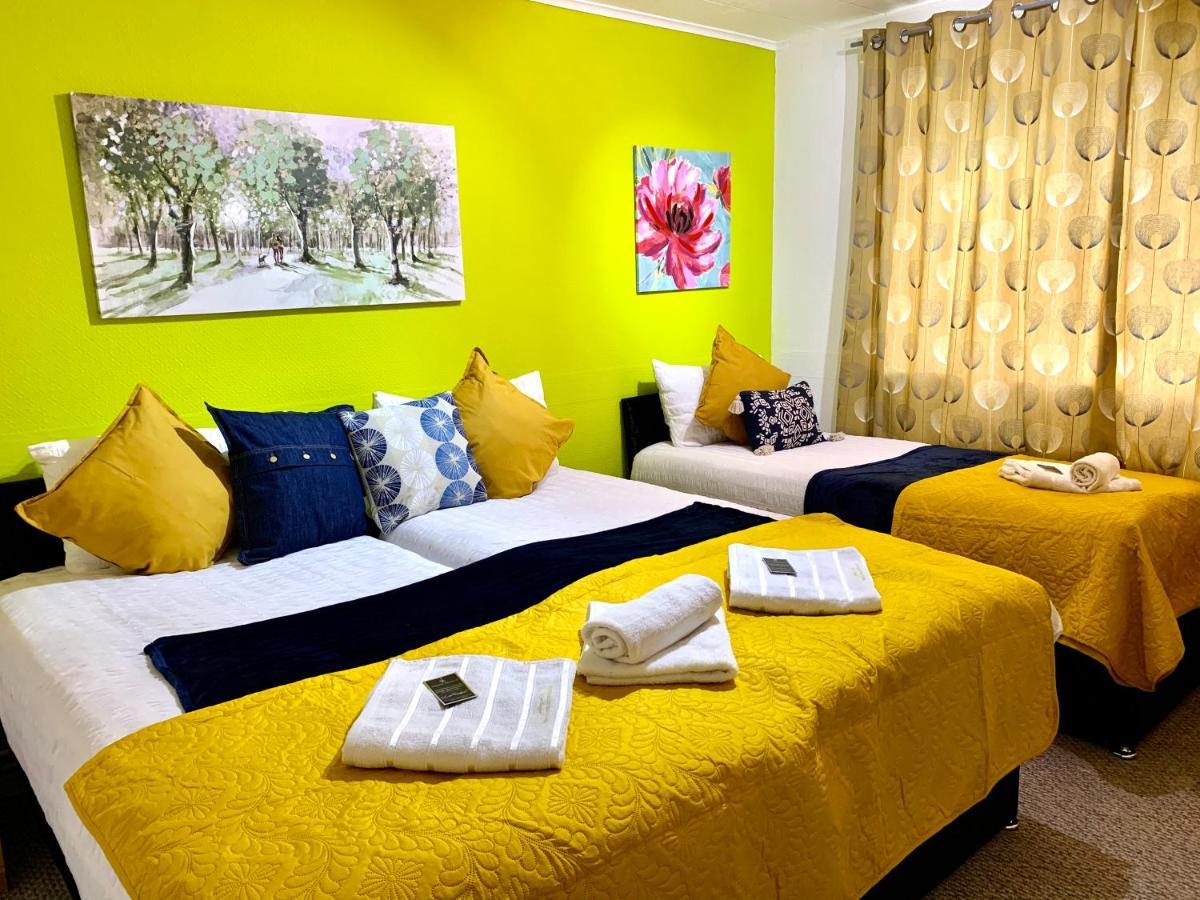 Excel 2 Bedrooms, Reception, Spacious Appartamento